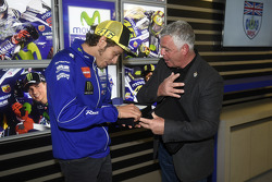 Валентино Росси, Yamaha Factory Racing становится почетным членом английского зал славы гонщиков, п