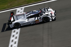 #18 Porsche Team Porsche 919 Hybrid: Romain Dumas, Neel Jani, Marc Lieb