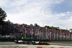 Johnny Cecotto, Trident leads Arthur Pic, Campos Racing