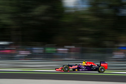 Daniil Kvyat, Red Bull Racing RB11