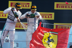 Lewis Hamilton, Mercedes AMG F1 e Felipe Massa, Williams comemoram