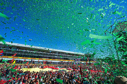 Fans am Podium