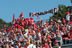 Fans in de tribunes