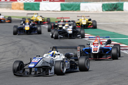 Sergio Sette Camara, Motopark Dallara Volkswagen, Pietro Fittipaldi, Fortec Motorsports Dallara Mercedes-Benz, Charles Leclerc, Van Amersfoort Racing Dallara Volkswagen et Callum Ilott, Carlin Dallara Volkswagen