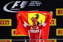 Podium: segundo, lugar, Sebastian Vettel, Ferrari