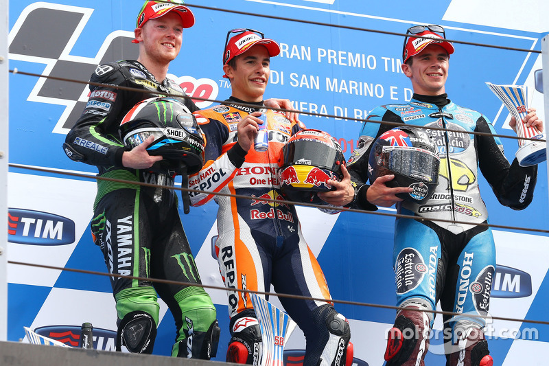 Podium : le deuxième Bradley Smith, Tech 3 Yamaha, le vainqueur Marc Marquez, Repsol Honda Team, et le troisième Scott Redding, Marc VDS Racing Honda