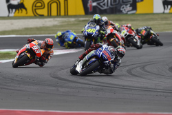 Départ : Jorge Lorenzo, Yamaha Factory Racing, prend la tête