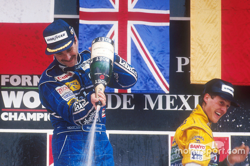 Podium: pemenang Nigel Mansell, posisi ketiga Michael Schumacher