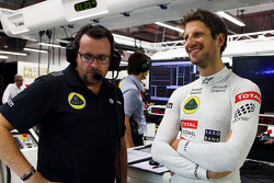 Ромен Грожан, Lotus F1 Team и Жюльен-Симон Шотемп, гоночный инженер Lotus F1 Team