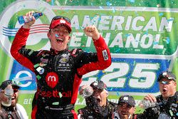 Ganador de la carrera John Hunter Nemechek, SWM-NEMCO Motorsports Chevrolet