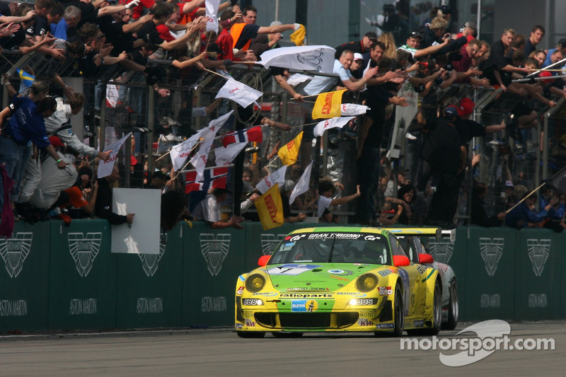 2007: Тимо Бернхард, Марк Либ, Ромен Дюма, Марсель Тиман – Porsche 911 GT3 RSR