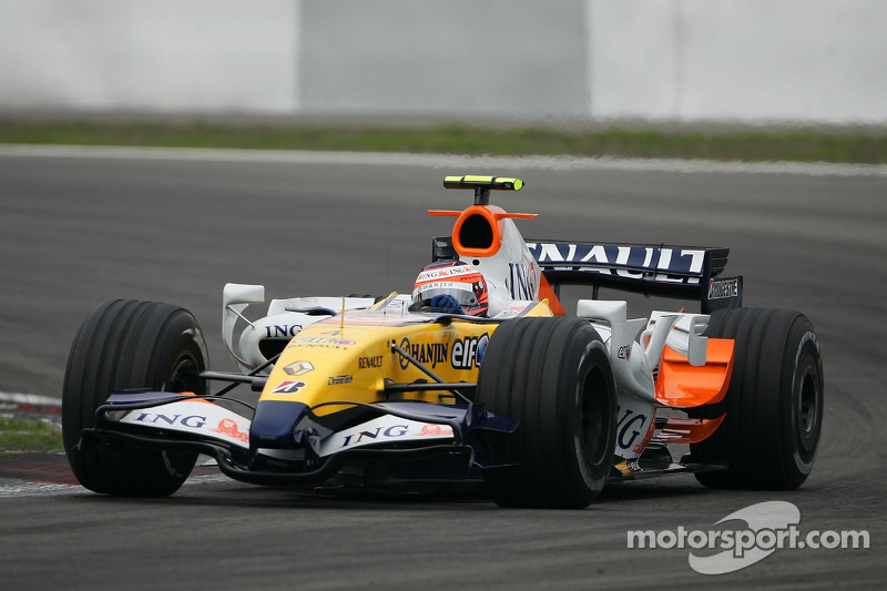 #4: Хейккі Ковалайнен, Renault F1 Team, R27