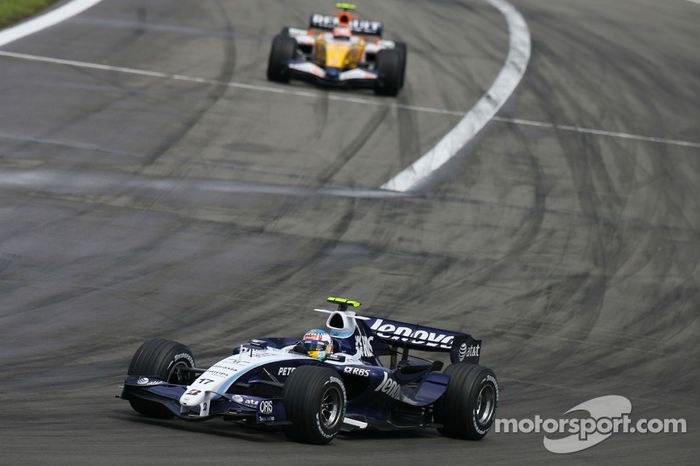 Alexander Wurz, Williams F1 Team, FW29 y Heikki Kovalainen, Renault F1 Team, R27