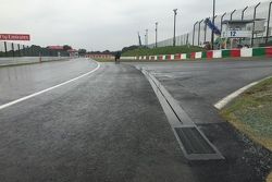 Suzuka drain