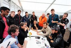 Sergio Pérez, Sahara Force India F1 con los medios