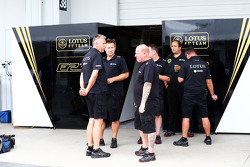 Lotus F1 Team, механики
