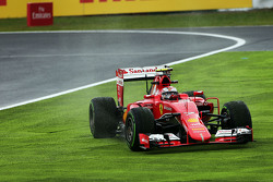 Kimi Raikkonen, Ferrari SF15-T carrera de ancho