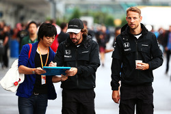 Фернандо Алонсо, McLaren и Дженсон Баттон, McLaren