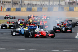 Старт: Оливер Роуленд, Fortec Motorsports лидирует