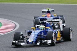 Marcus Ericsson, Sauber C34 leads team mate Felipe Nasr, Sauber C34