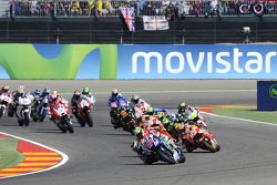 Старт: Хорхе Лоренцо, Yamaha Factory Racing лідирує
