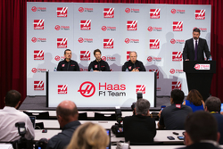 Gunther Steiner, Team Principal Haas F1 Team, Romain Grosjean, Haas F1 Team et Gene Haas, Haas F1 Team
