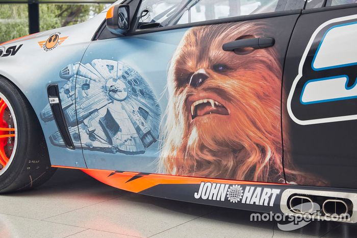 (V8 SUPERCARS) Presentación Lado de Star Wars para el Holden Racing Team