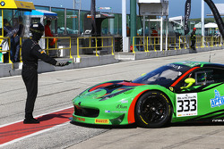#333 Rinaldi Racing Ferrari 458 Italia: Марко Зеефрид и Норберт Зидлер