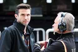 Matthew Carter, CEO Lotus F1 Team avec Paul Seaby, Lotus F1 Team, Team Manager