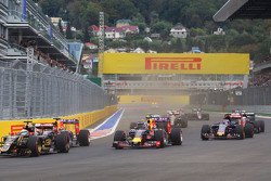 Daniil Kvyat, Red Bull Racing RB11 bij de start