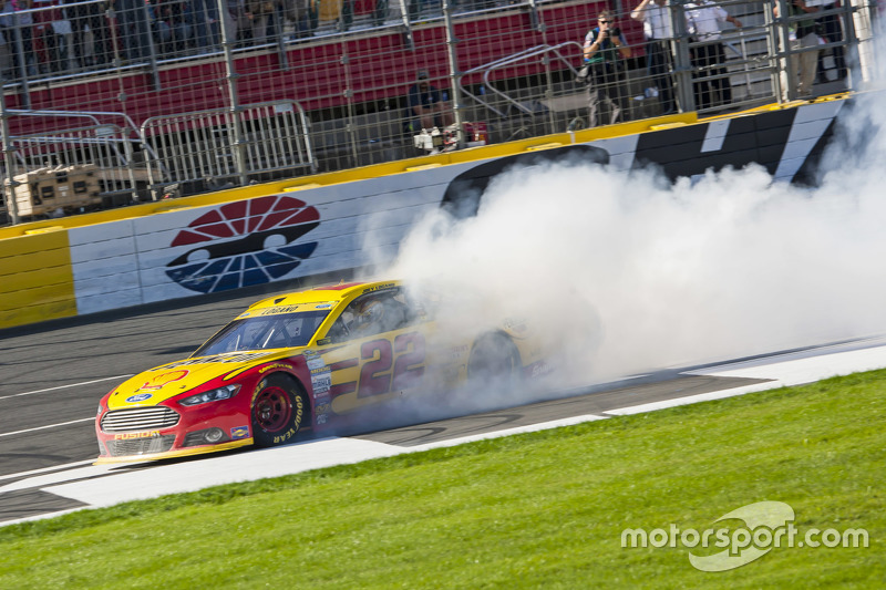 Race winner Joey Logano, Team Penske Ford