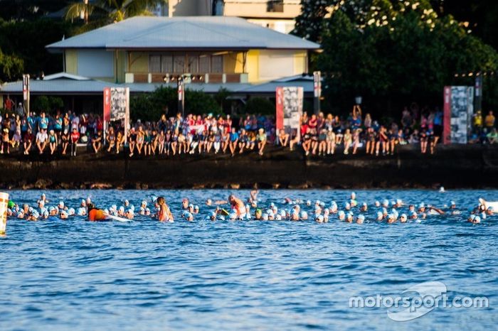 Alex Zanardi compite en el Triatlón Ironman de Hawaii