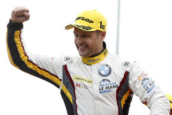 Подиум GTC: победитеь Энди Приоль, BMW Team Marc VDS