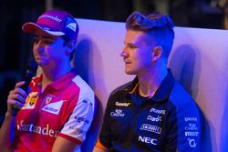 Nico Hulkenberg, Sahara Force India F1, et Esteban Gutierrez, troisième pilote Ferrari au Forum des fans