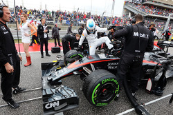 Фернандо Алонсо, McLaren MP4-30 на стартовой решетке