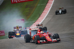 Sebastian Vettel, Ferrari SF15-T, mit Verbremser
