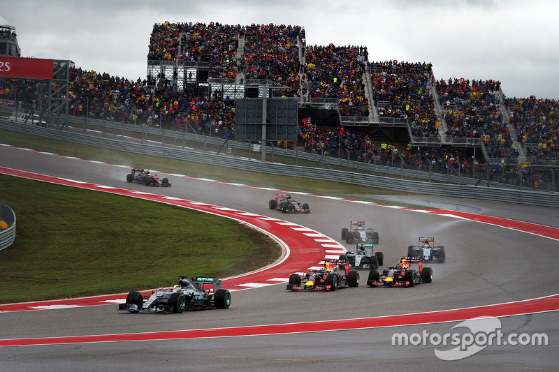 Lewis Hamilton, Mercedes AMG F1 W06 líder al inicio de la carrera