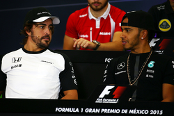 Фернандо Алонсо, McLaren и Льюис Хэмилтон, Mercedes AMG F1 на пресс-конференции FIA