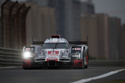 #8 Audi Sport Team Joest Audi R18 e-tron quattro: Lucas di Grassi, Loic Duval, Oliver Jarvis