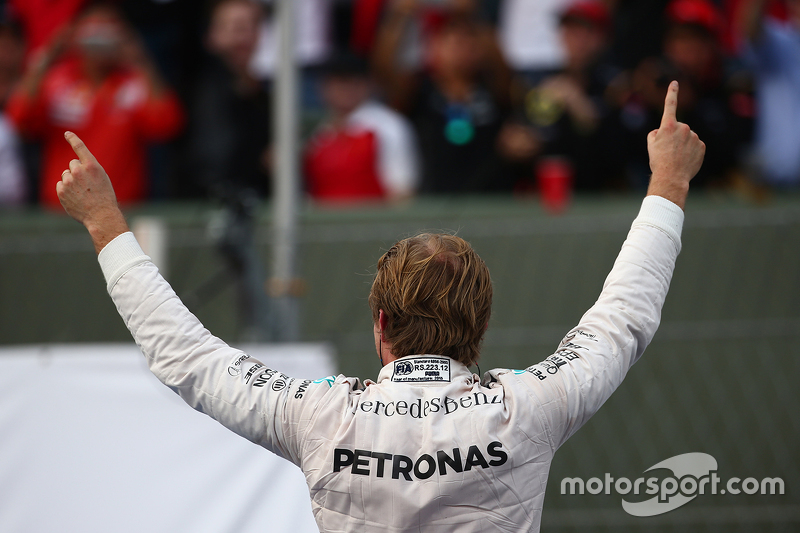 Podium: ganador de la carrera, Nico Rosberg, Mercedes AMG F1 W06