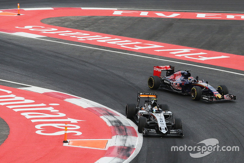 Sergio Perez, Sahara Force India F1 VJM08 e Max Verstappen, Scuderia Toro Rosso STR10