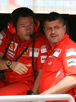 Federico Uguzzoni, Scuderia Ferrari, Chief Mechanic and Luca Baldisserri, Head of Trackside Operations