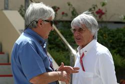 Herbie Blash, FIA Observer ve Bernie Ecclestone, Başkanı ve CEO, Formula 1 Management