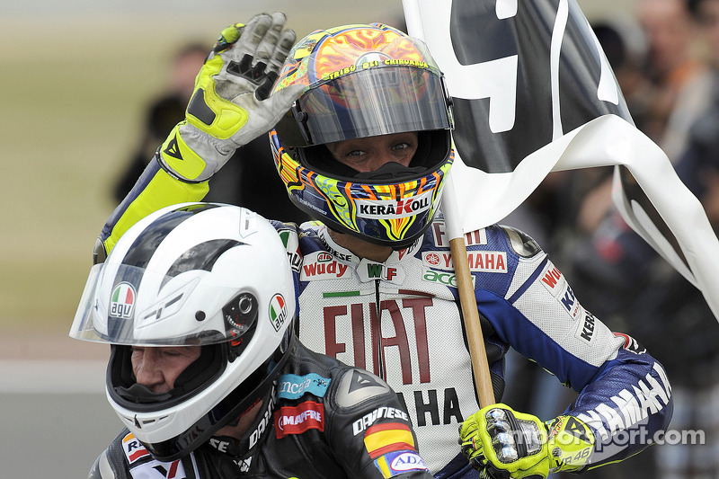 Valentino Rossi celebrates his 90th career victory and equals the record set by the great Angel Niet