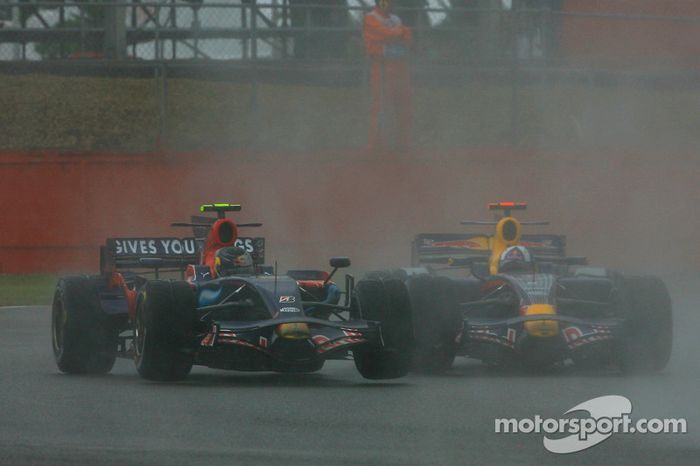 David Coulthard, Red Bull Racing, RB4 y Sebastian Vettel, Scuderia Toro Rosso, STR03 choque