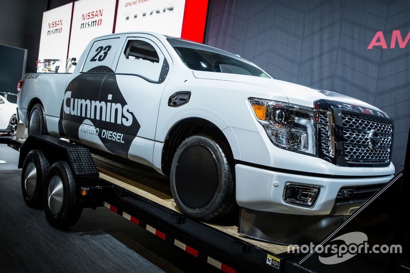 Nissan 2016 TITAN XD