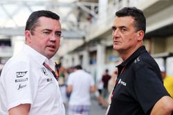 Eric Boullier, Directeur Sportif de McLaren avec Federico Gastaldi, Team Principal Lotus F1 Team