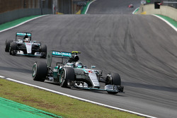 Nico Rosberg, Mercedes AMG F1 Team e Lewis Hamilton, Mercedes AMG F1 Team