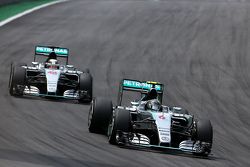 Nico Rosberg, Mercedes AMG F1 Team e Lewis Hamilton, Mercedes AMG F1 Team