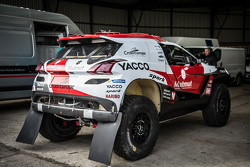 De Peugeot 2008 DKR15+ van Romain Dumas en François Borsotto
